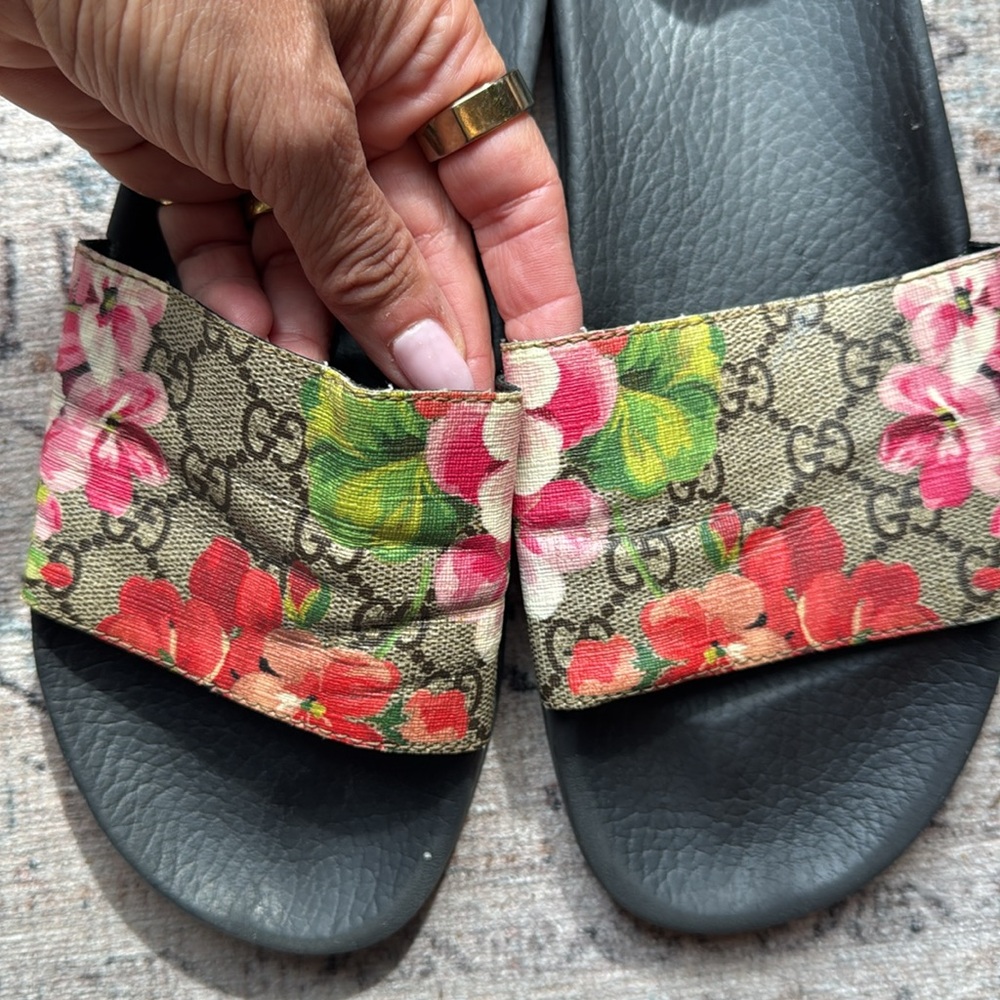 Authentic GUCCI 38 Floral Print Slides supreme st blooms place
